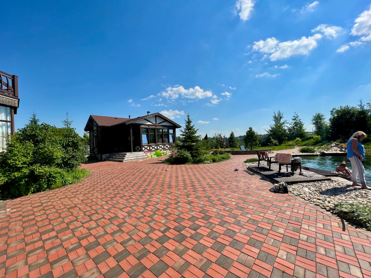 Банный дом летом